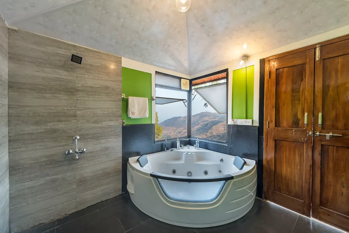 Admire the mesmerising views of the valley while you relax in your hot jacuzzi.