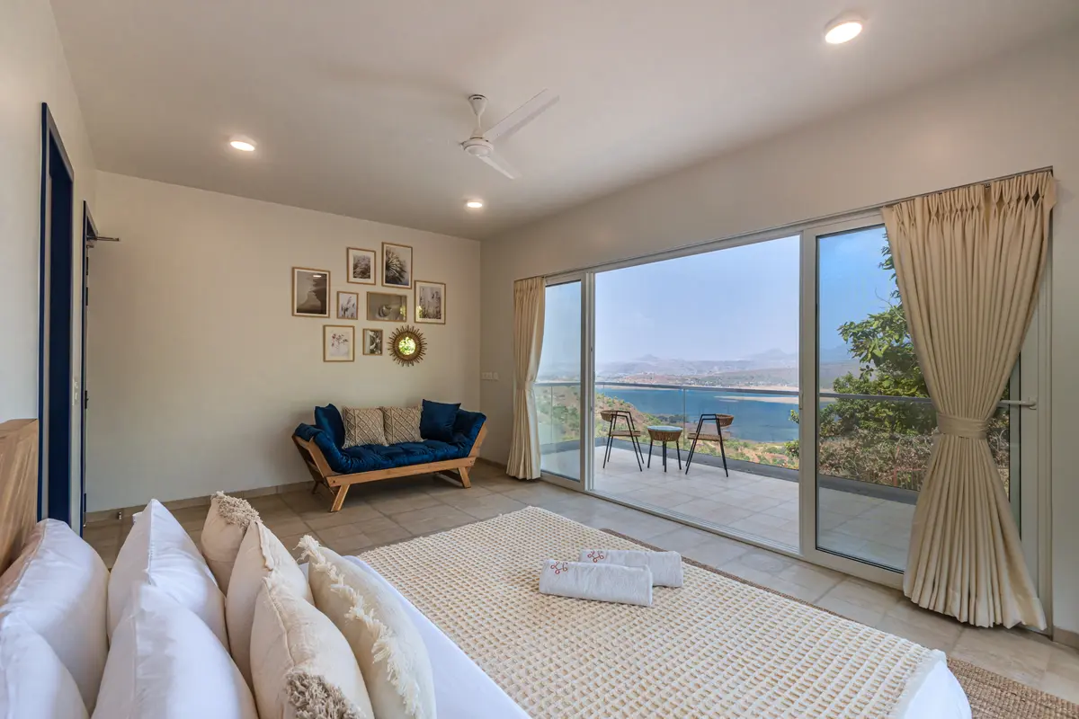 Wake up to stunning views.
