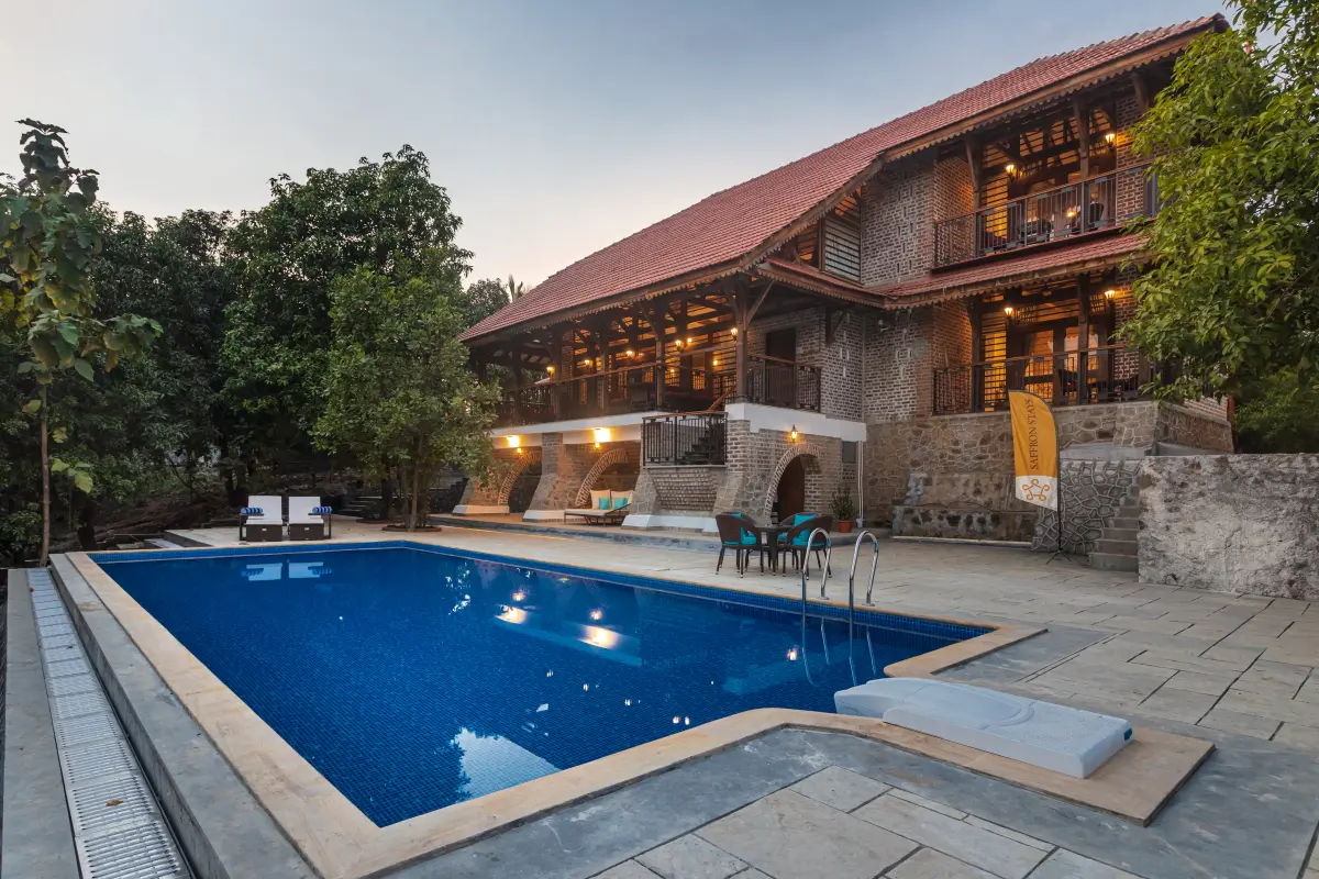 Take a dip in this gorgeous pool! 