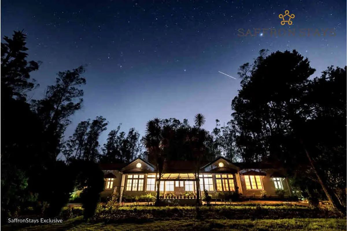 The clear skies here are home to starry evenings. Lose yourself to this awe-inspiring view.