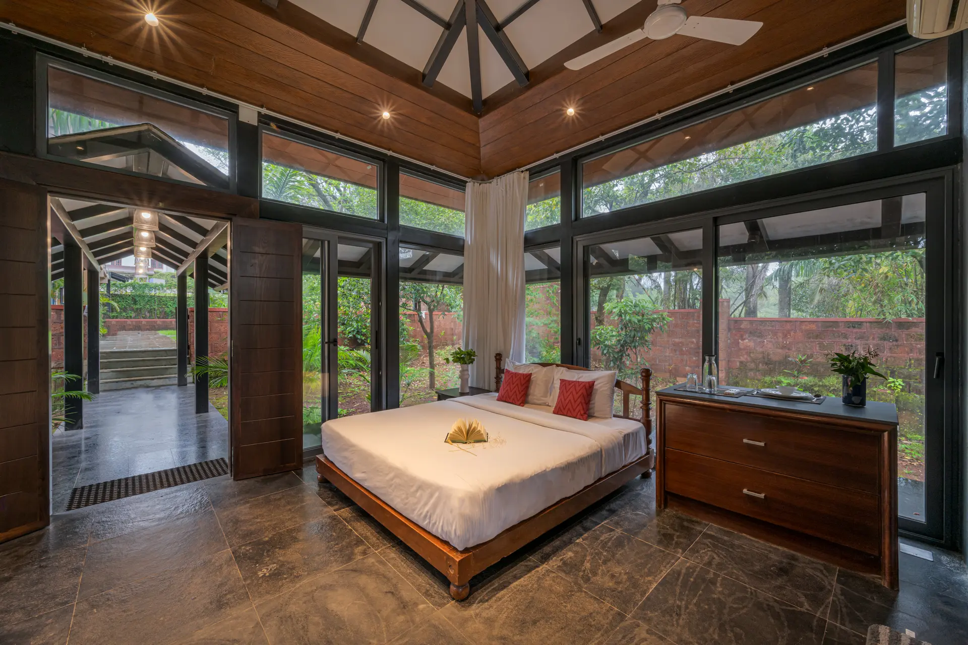 Image 10 of the property