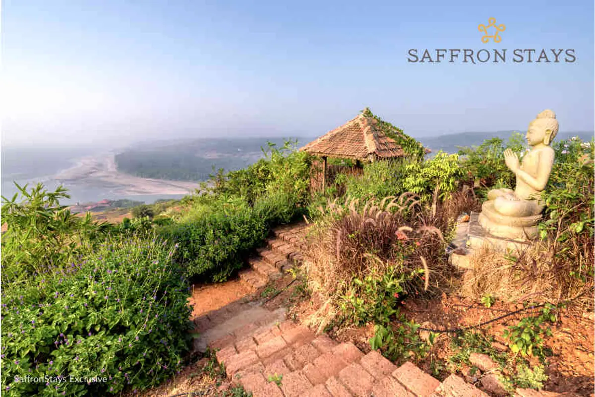 Apart from the incredible panoramic views of the sea, the villa also has a quaint garden and a man-made pond with rustic seating areas. Ideal spot for reflection or meditation. 