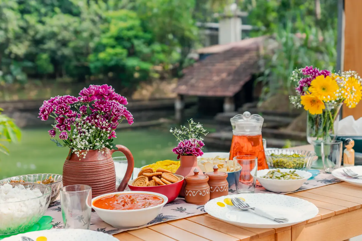 Enjoy a delightful Signature experience by the azure pond 