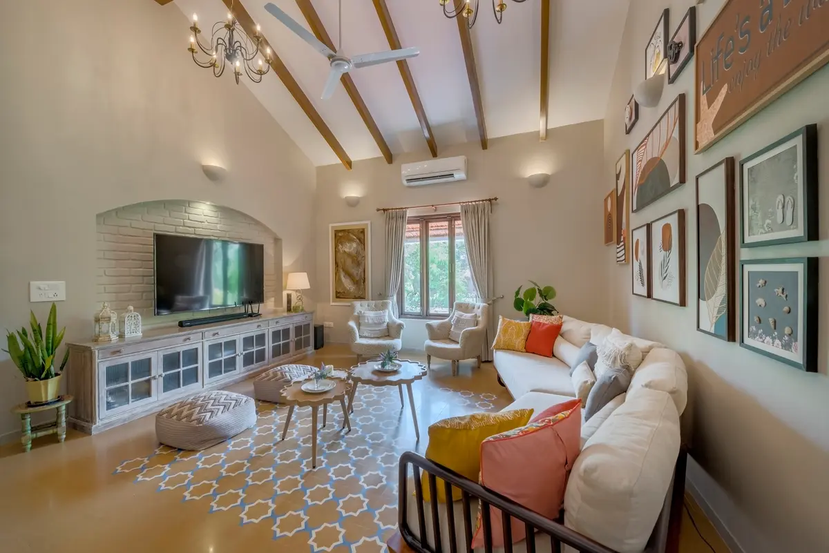 Cozy living area to enjoy your favourite flix! 