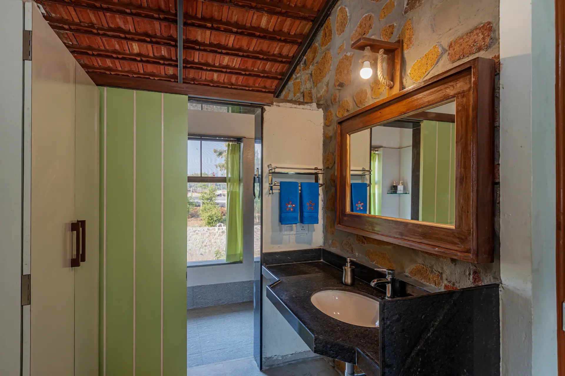 Image 21 of the property