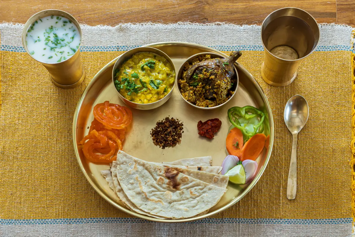 Kalpana tai, also the Sarpanch of the zilla, will serve you hot appe (her signature dish!) with freshly made chutney, tandarachi bhakhri with pithle and mustard-laced jhaal muri, among other traditional dishes.