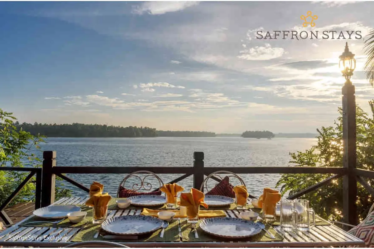 Have a romantic candlelight dinner (seafood, please) at the private deck, which offers spectacular views of the clear water and colourful sunsets. 