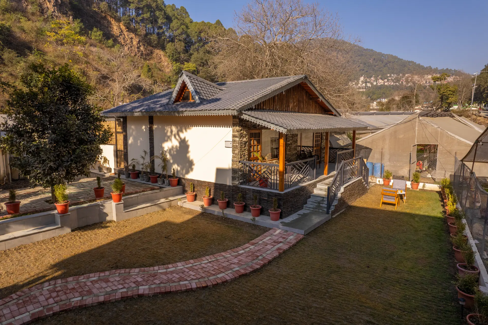 Image 17 of the property