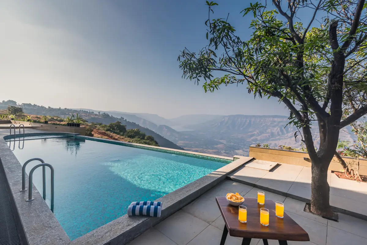 Villa featuring an infinity pool.