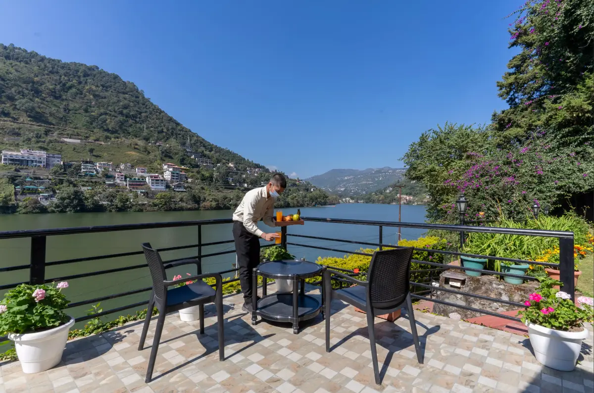  Waterfront view, breathtaking scenery