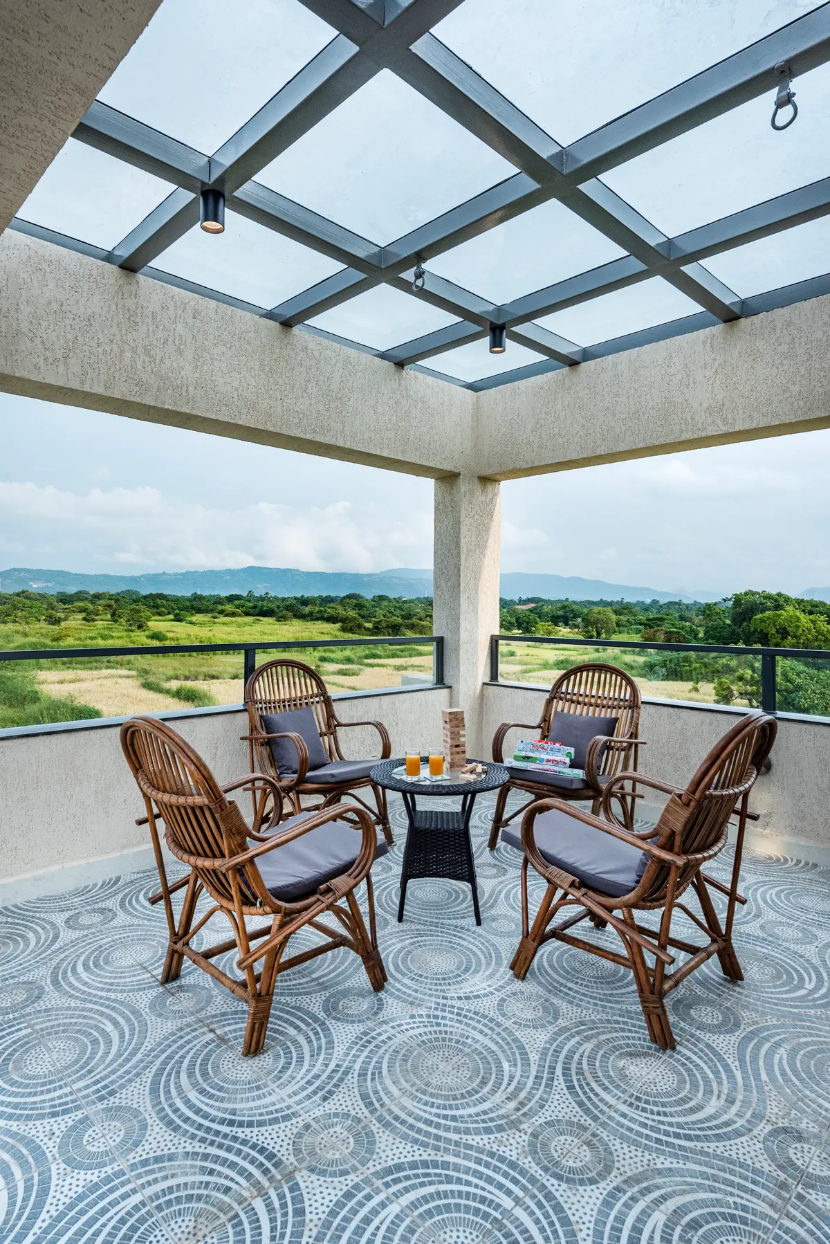 The terrace and lawns are tailor-made for you to party away under the starry sky!