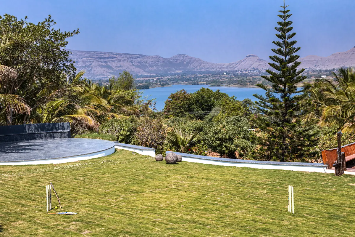 Recreate your favourite Bollywood scenes in our gorgeous orchard.
