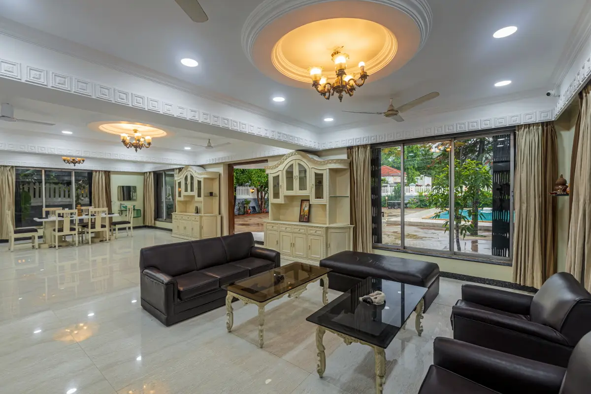 The home is ideal for family getaways with children owing to its close proximity to attractions such as Wet N Joy Water Park, Treasure Island and a Paragliding School.