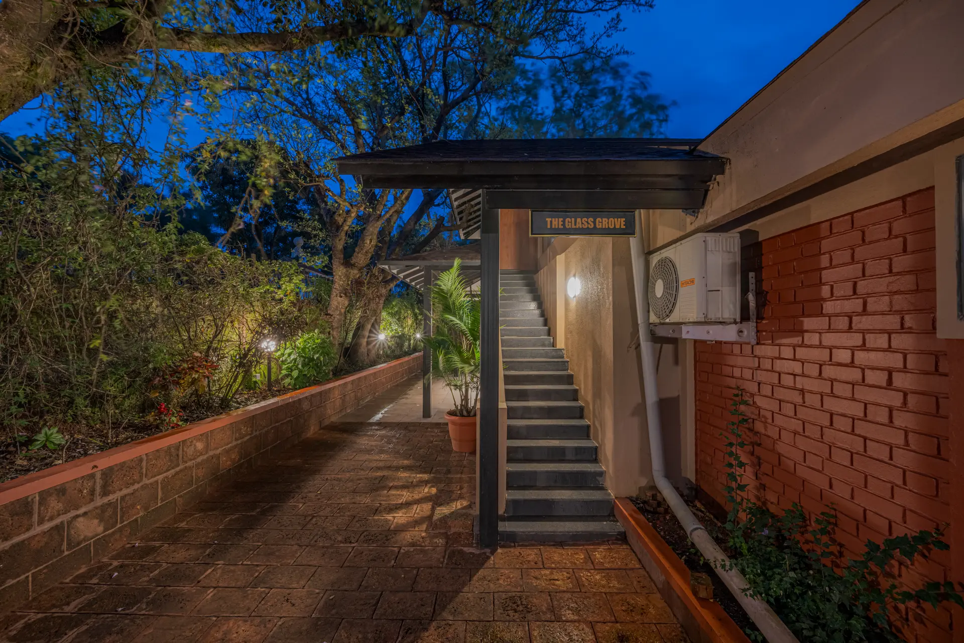 Image 19 of the property