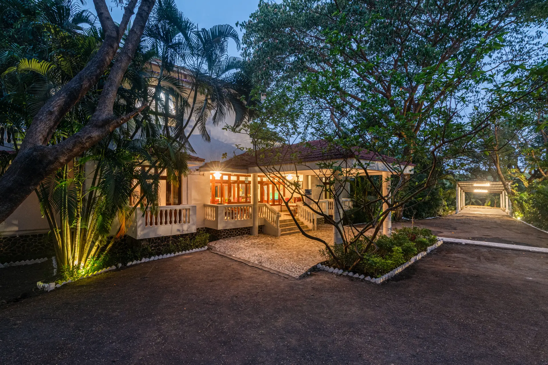 Chikoo Wadi - Palghar, Maharshtra