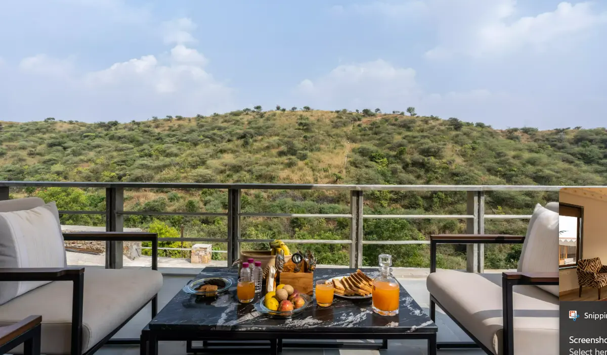 Romantic breakfast, enjoy the view.
