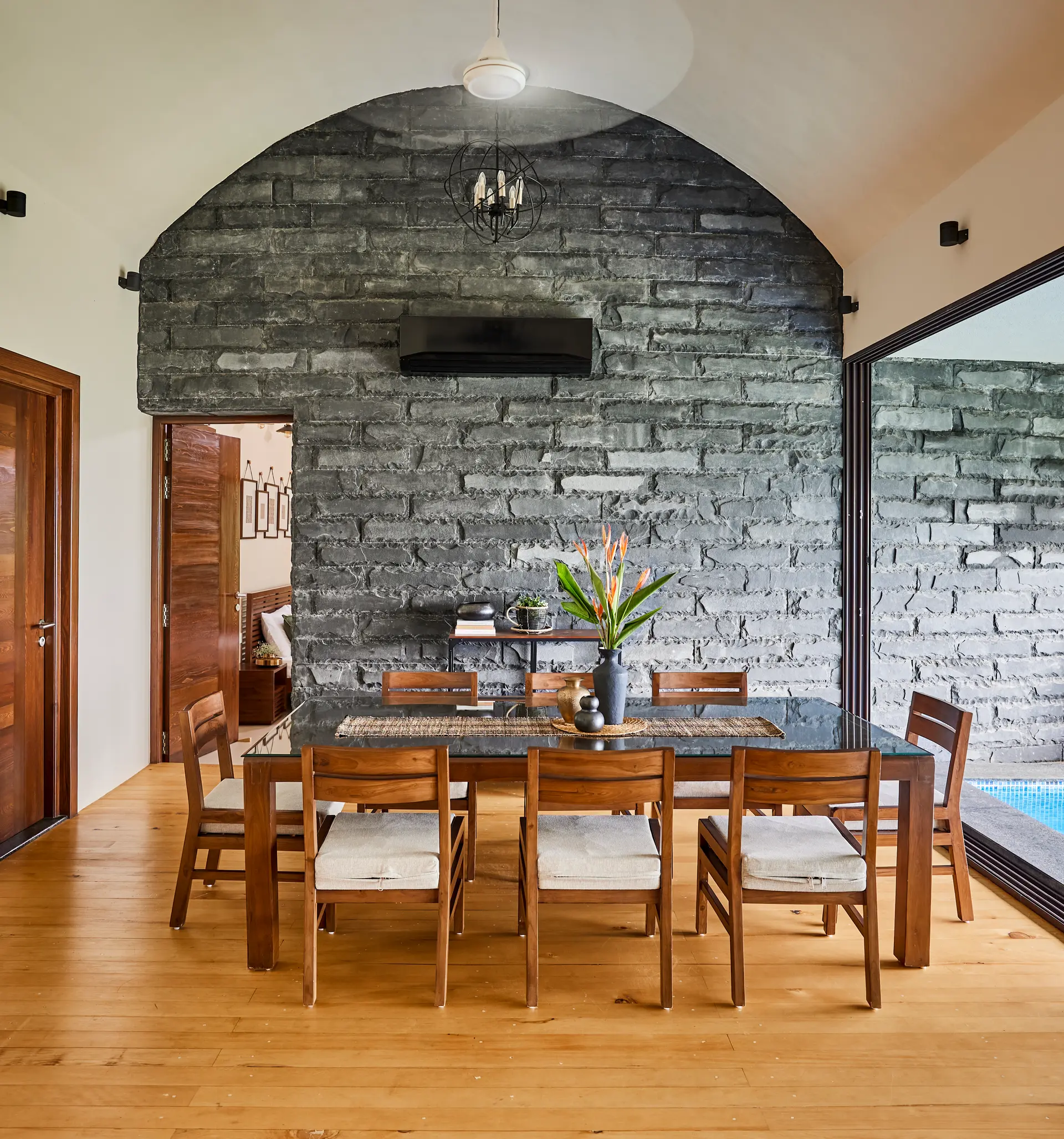 Image 10 of the property