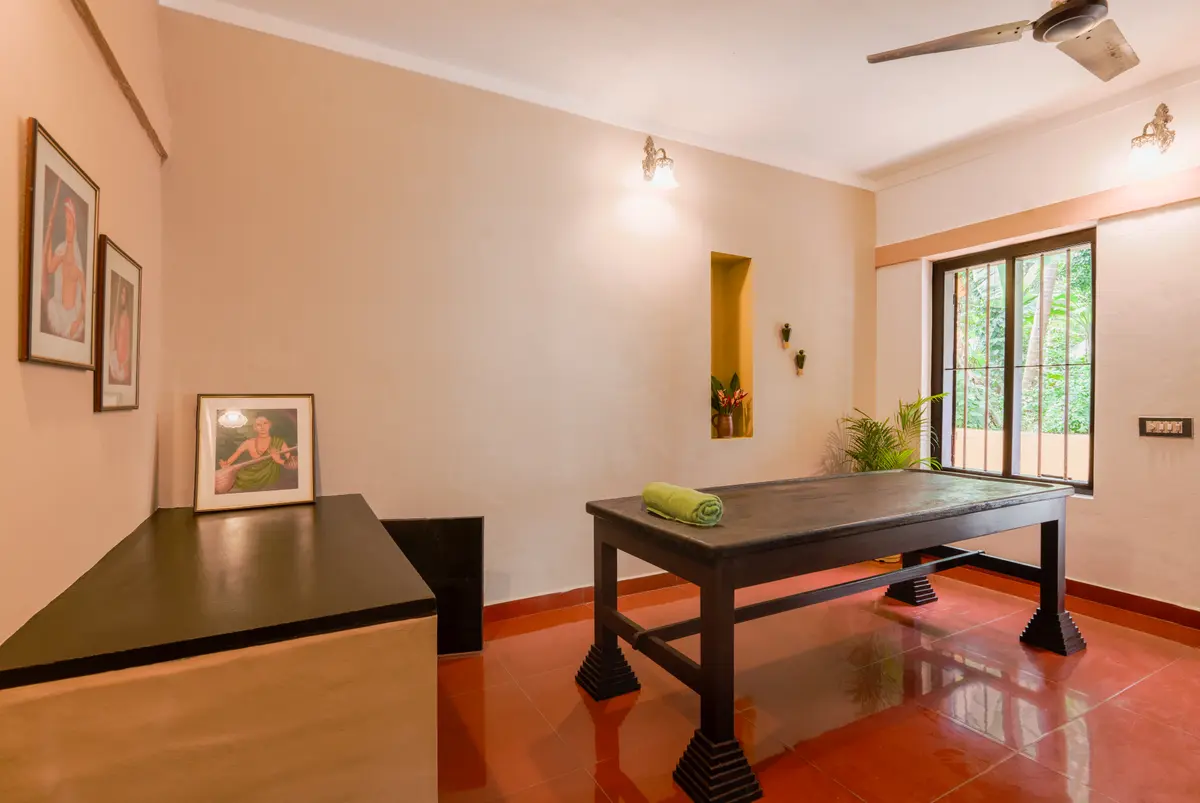 Indulge in a spa-like experience of a traditional Kerala-style massage