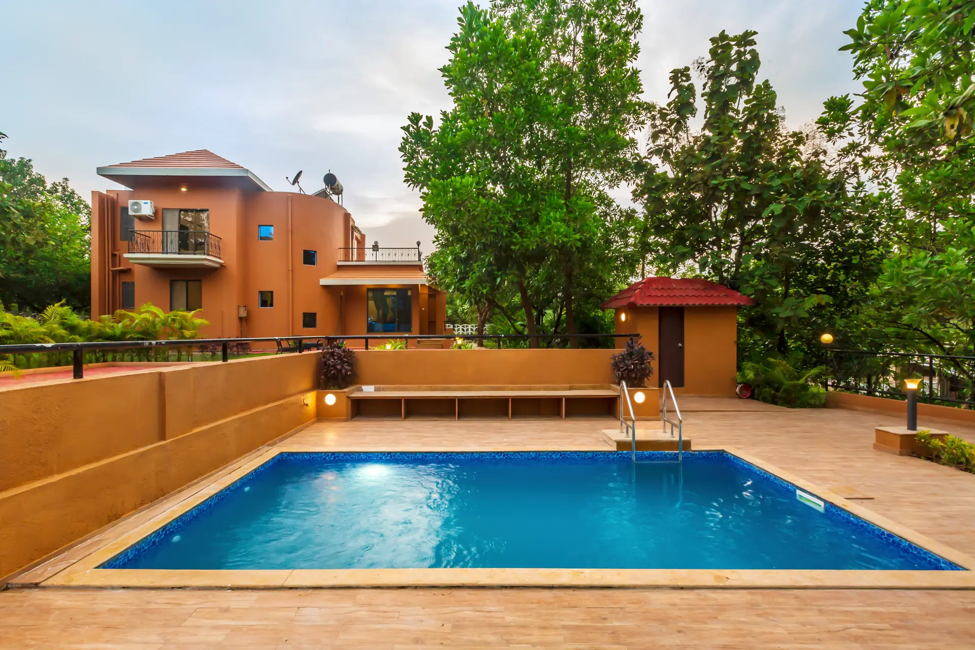 Dhyana Nithyam Ekaant (8 Bedroom Entire Stay)