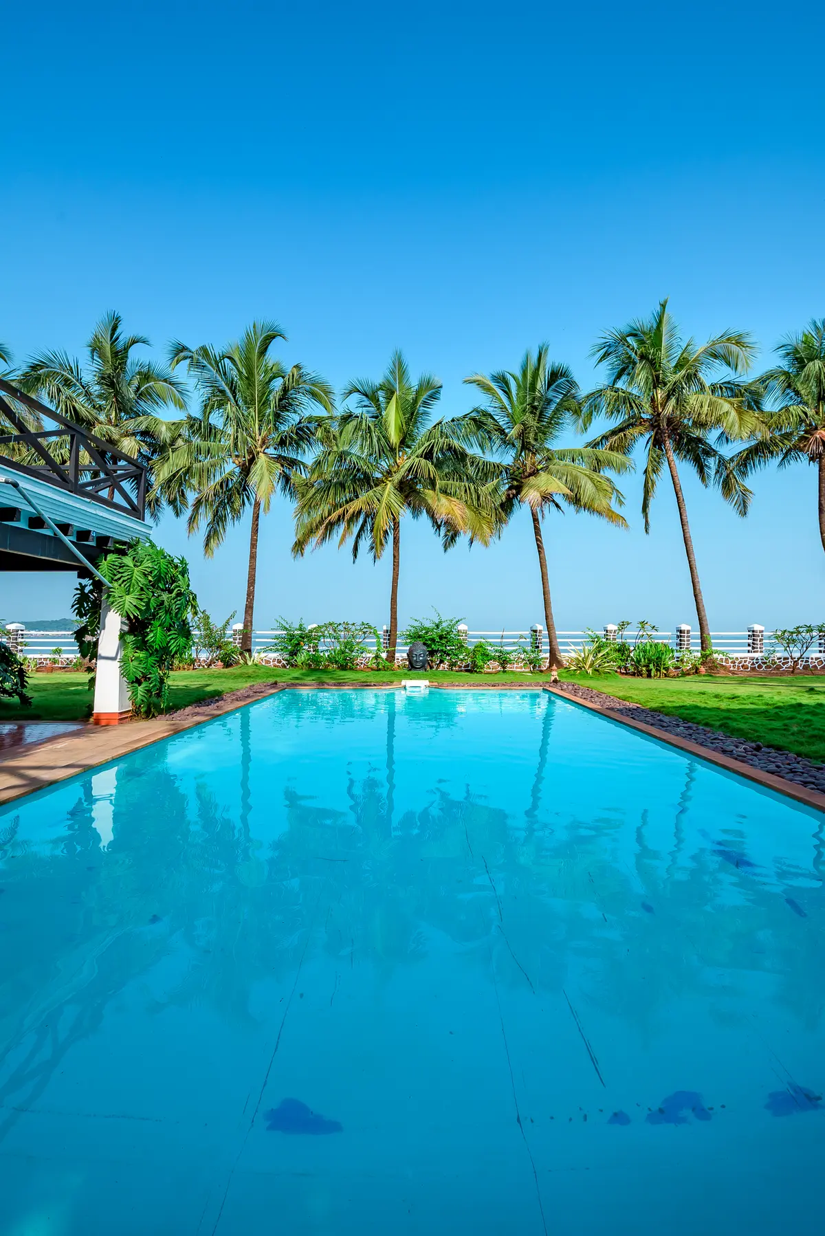 Channelise the ‘pool baby’ and the ‘beach person’ in you!