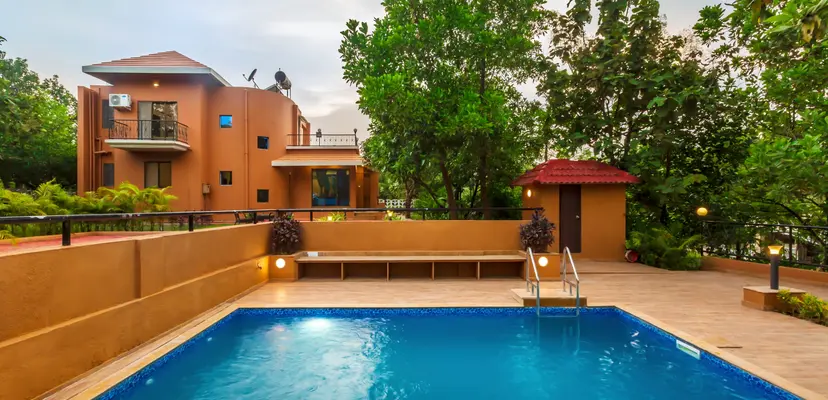 Dhyana Nithyam Ekaant (8 Bedroom Entire Stay), villas in Palghar
