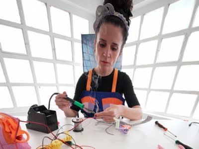 Xerrada 'Com ens cuidaran els robots del futur?'