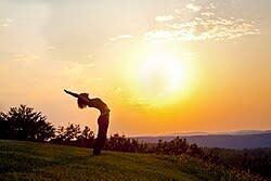 Hatha Yoga: Equilibrio en la Urbe