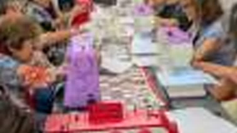 Taller de costura: Tejer comunidad en Baró de Viver