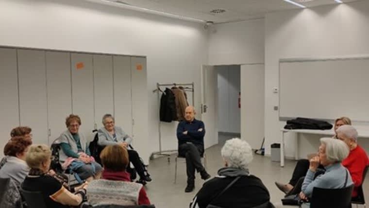 Grup de conversa: intercambio de ideas en Sant Antoni