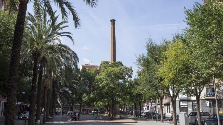 La Xemeneia de la Porcelana abre sus puertas al barrio