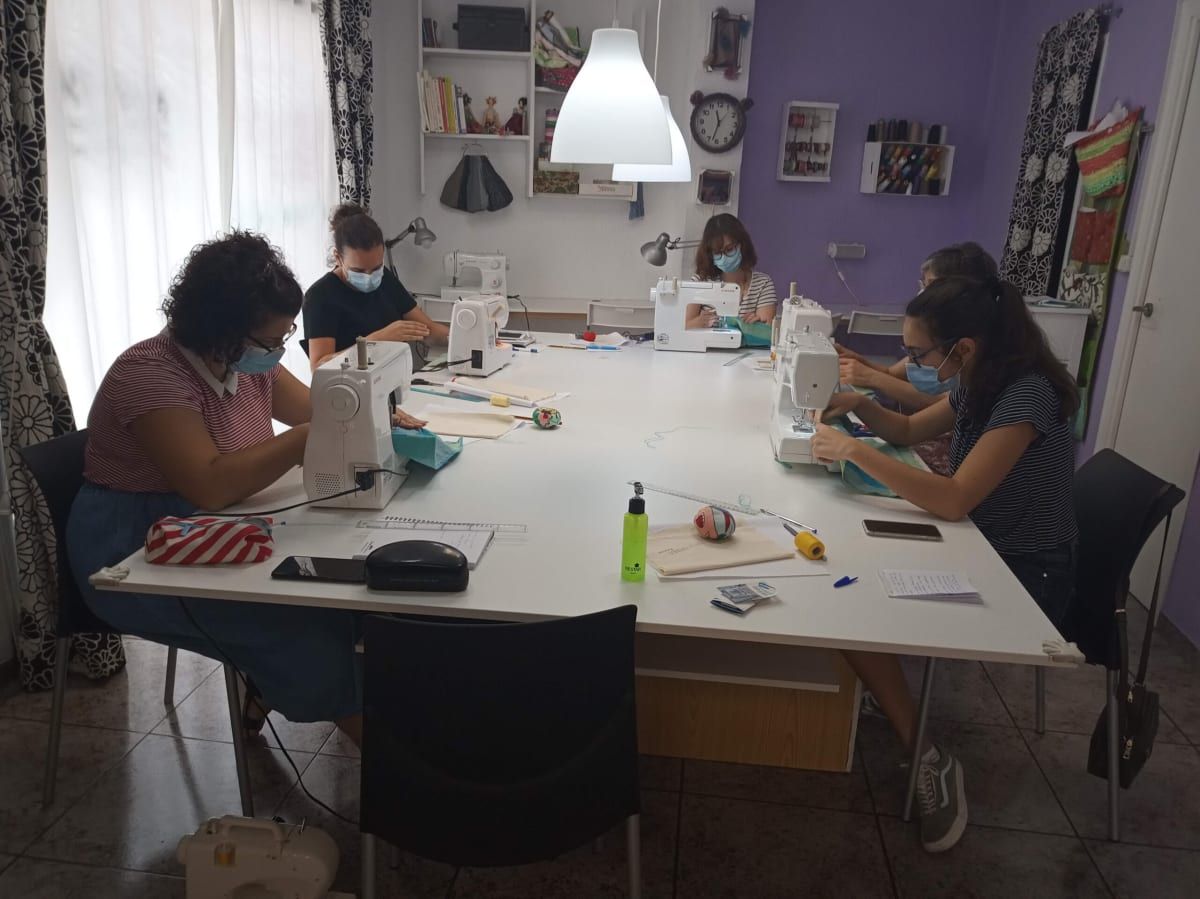 Costura a la Carta: Confecciona el teu Estil Propi