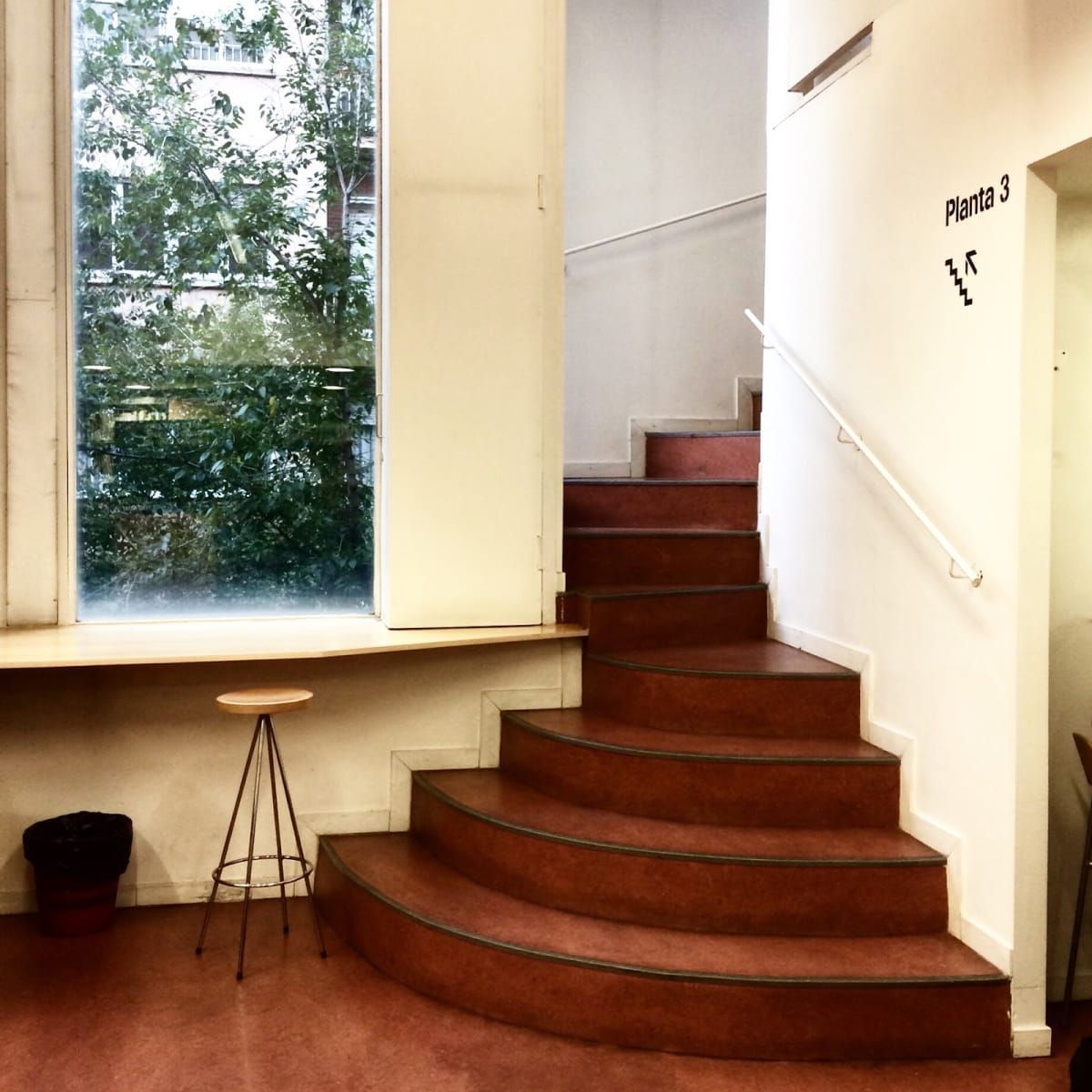 Biblioteca Vila de Gràcia - Rosa M. Arquimbau 3