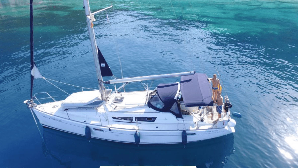 Velero de Lujo en Barcelona – 2 Horas