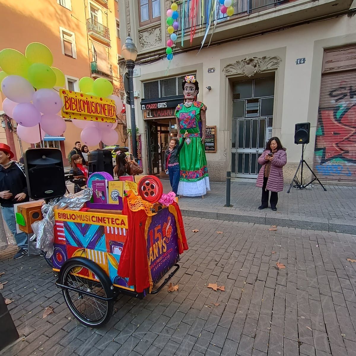 A la Plaça del Sortidor 2