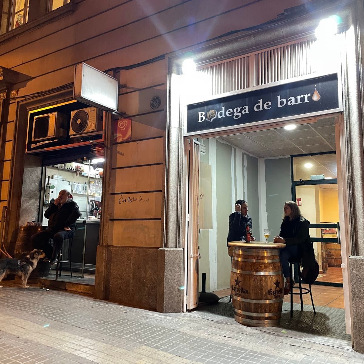 Inici: Bodegueta del barri (c. Lepant, 280) Final: Antiga Fàbrica Estrella Damm (c. Rosselló, 515)