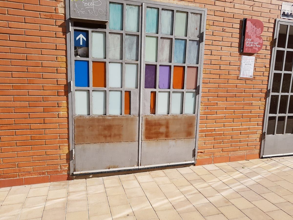 Casal de Gent Gran Turó de la Peira 3