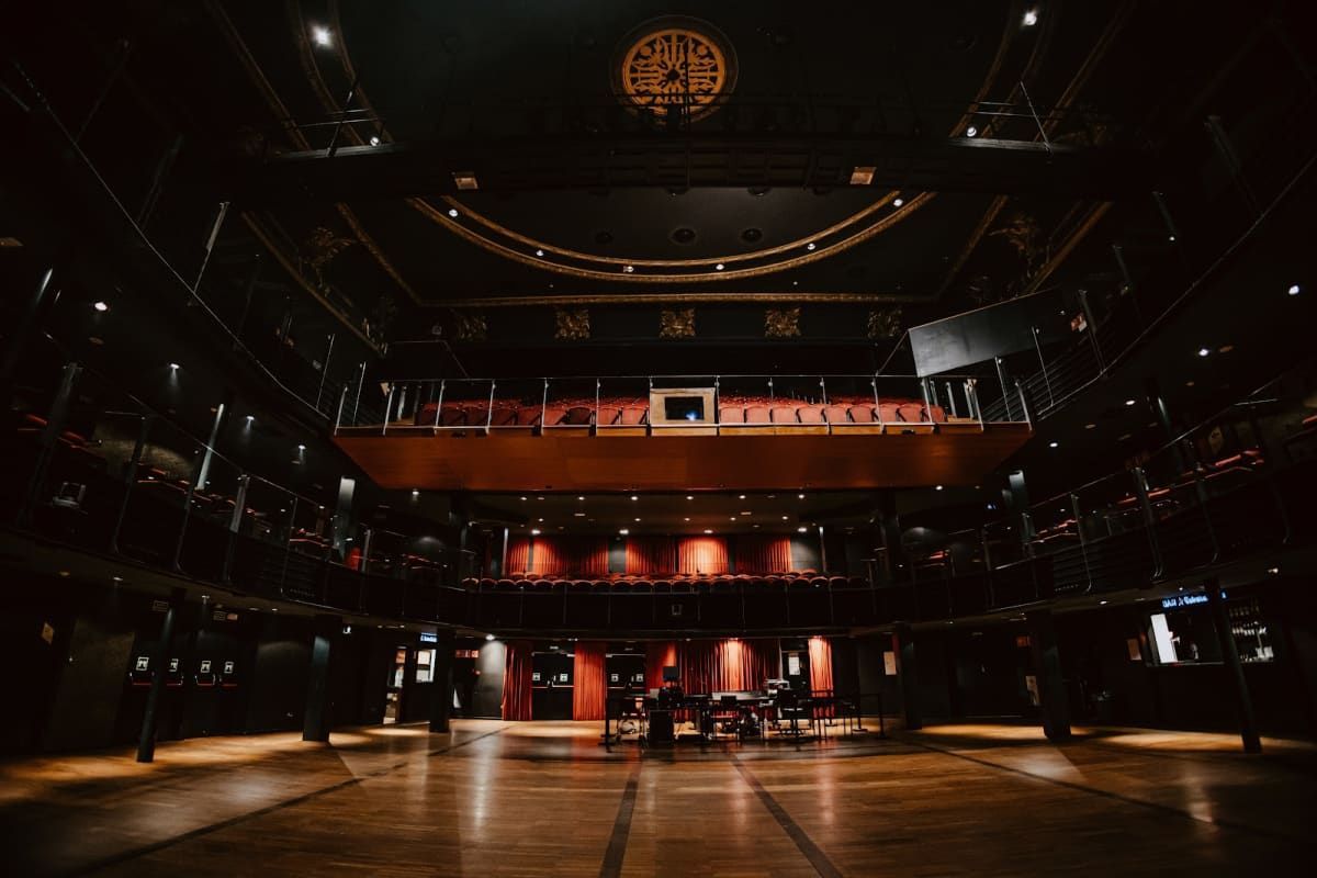Sala Paral·lel 62 1