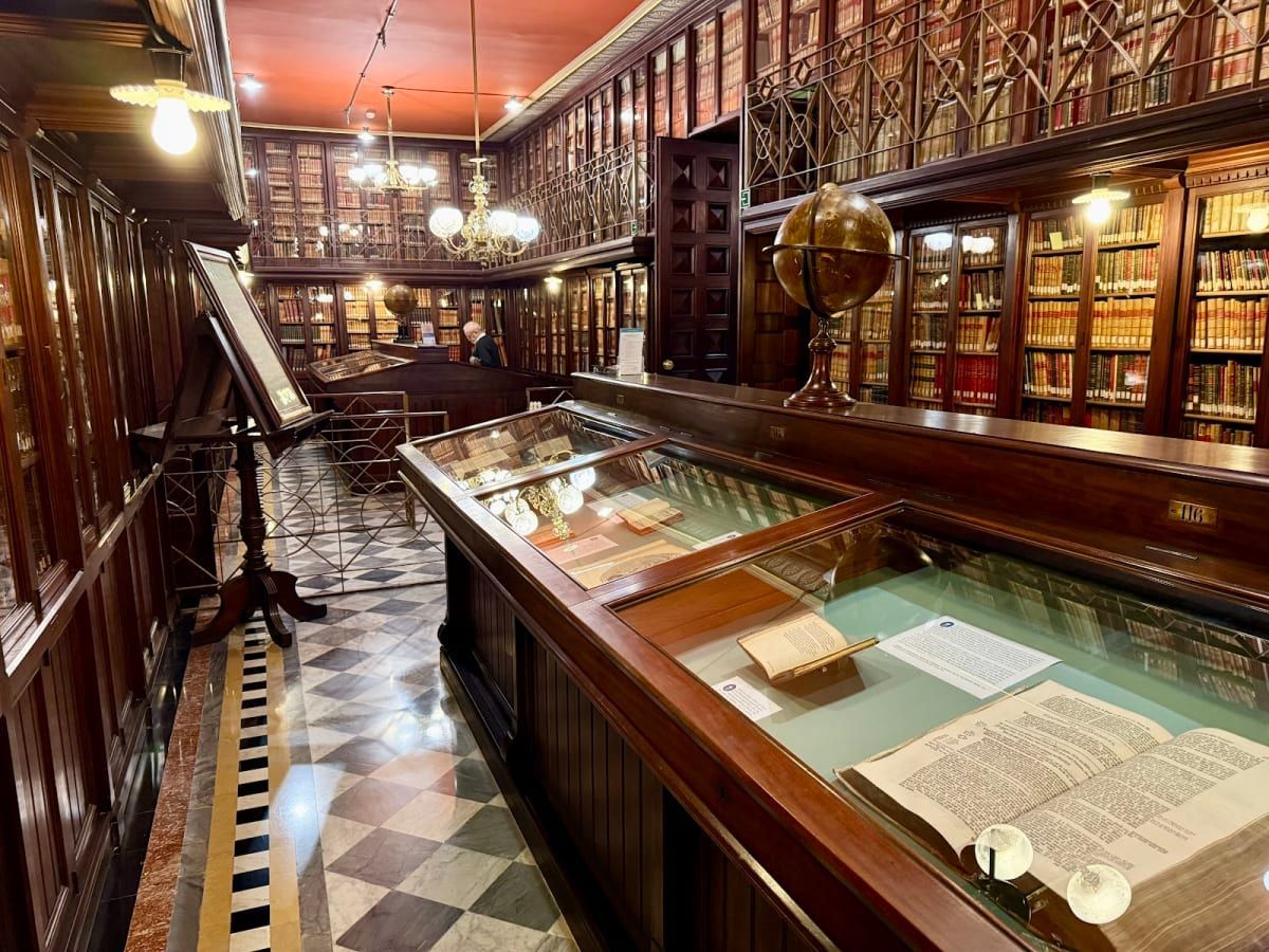 Biblioteca Pública Arús 1