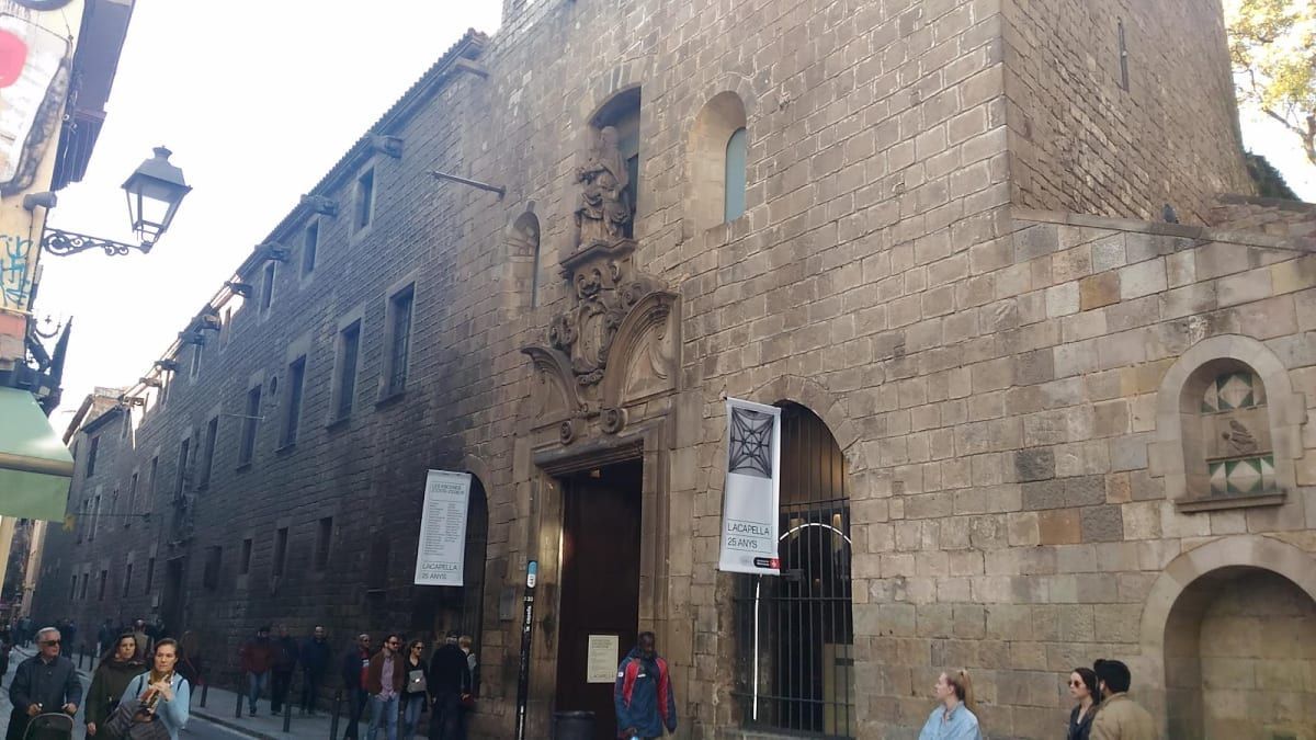 Edifici de l'Antic Hospital de la Santa Creu 2