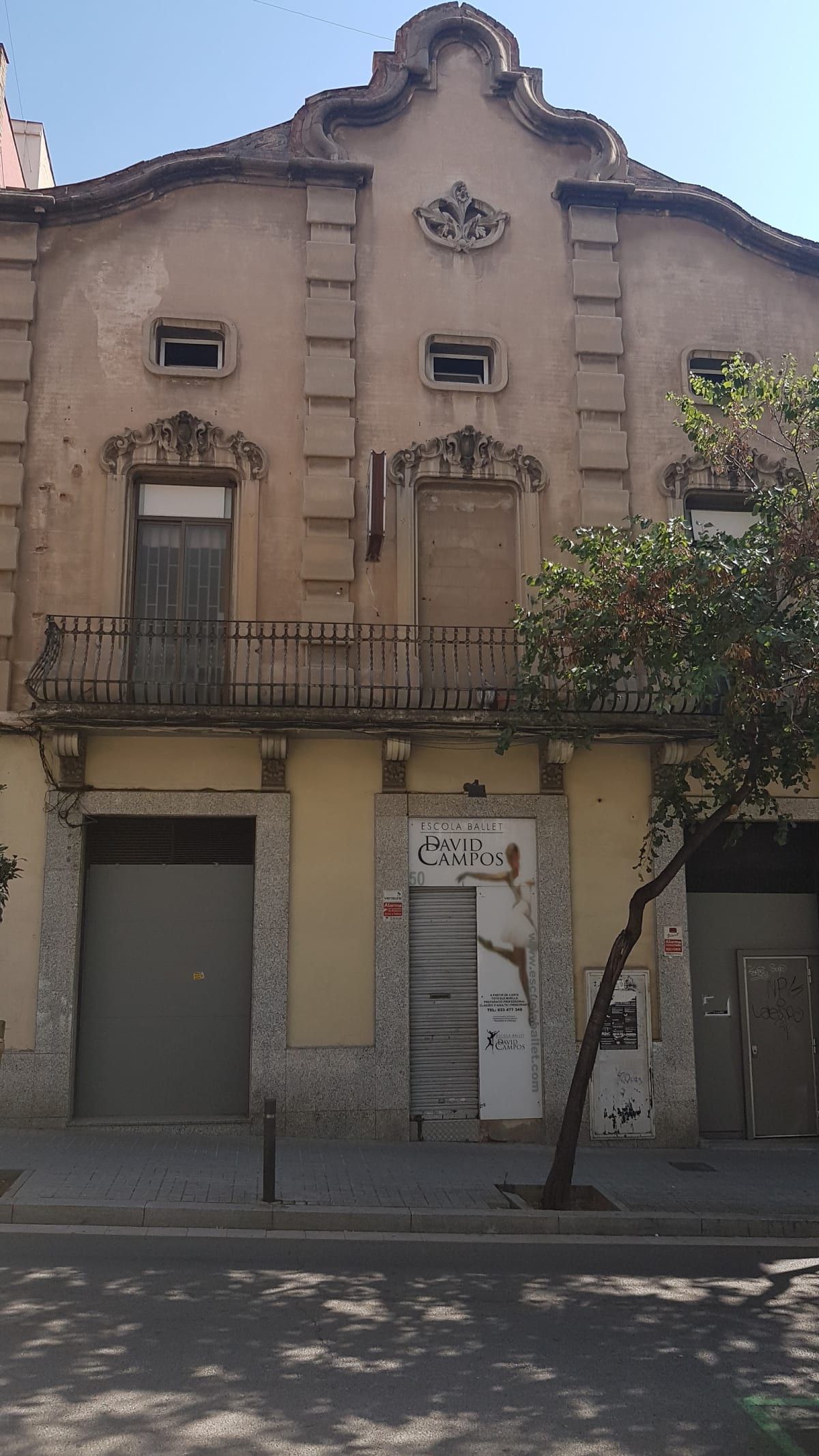 Plaça de Carme Montoriol 3