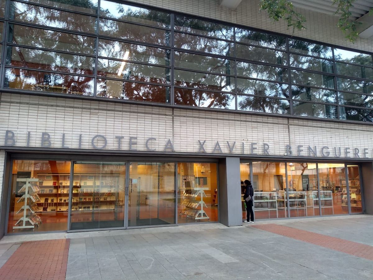 Biblioteca Xavier Benguerel *Tancada