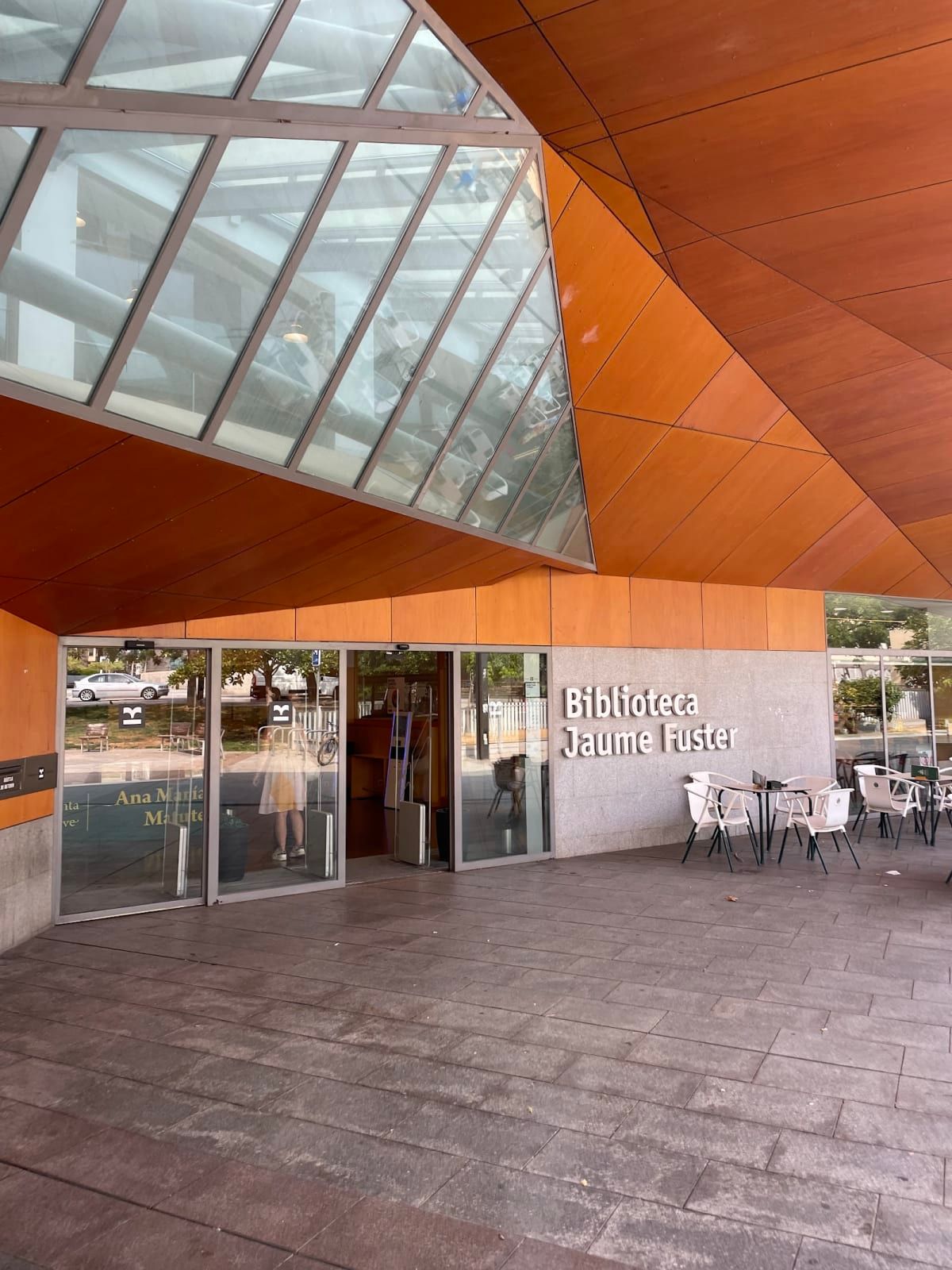 Biblioteca Jaume Fuster 3