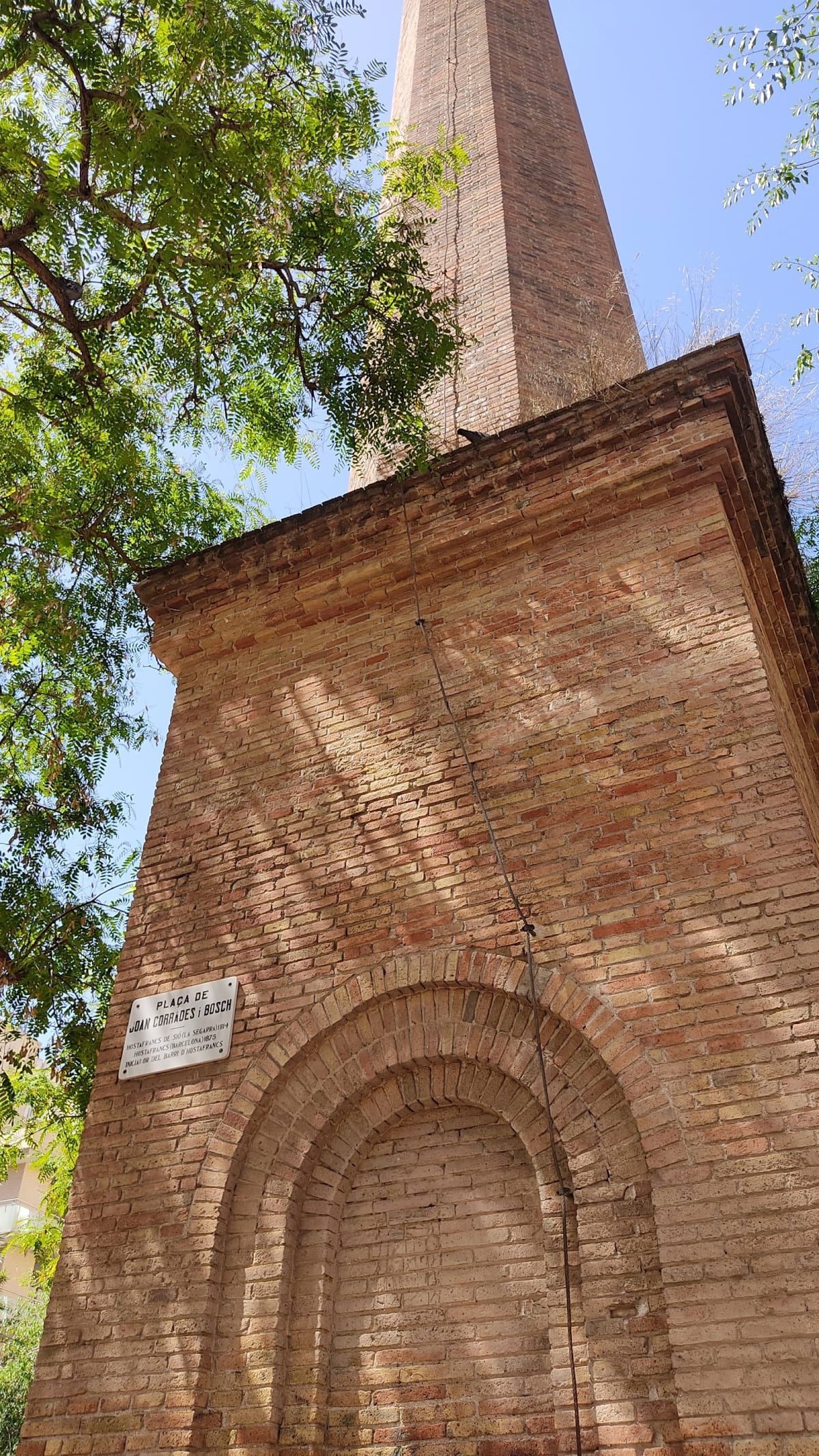 Xemeneia de l'antiga Fábrica "La Porcelana"