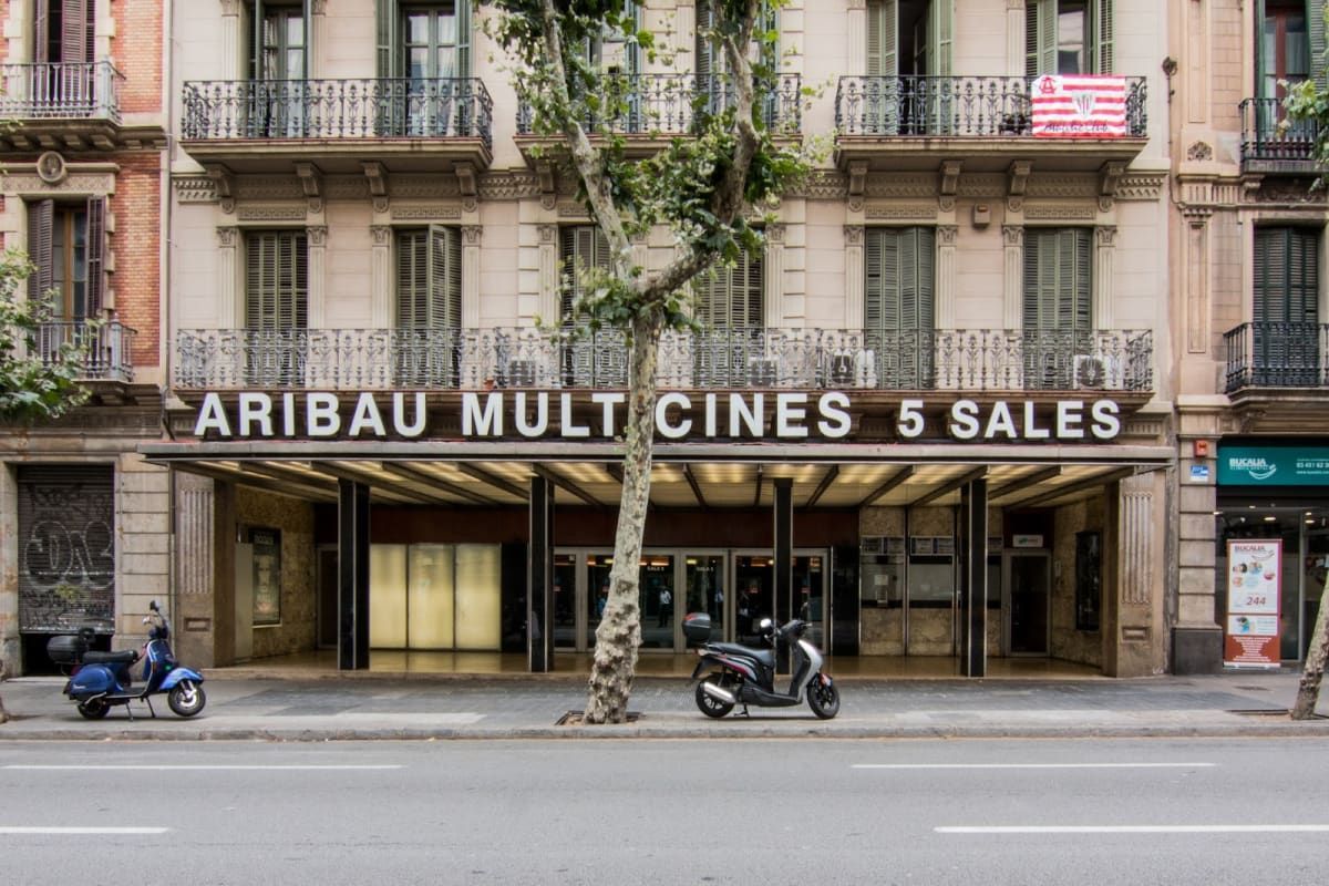 Cinema Mooby Aribau 3