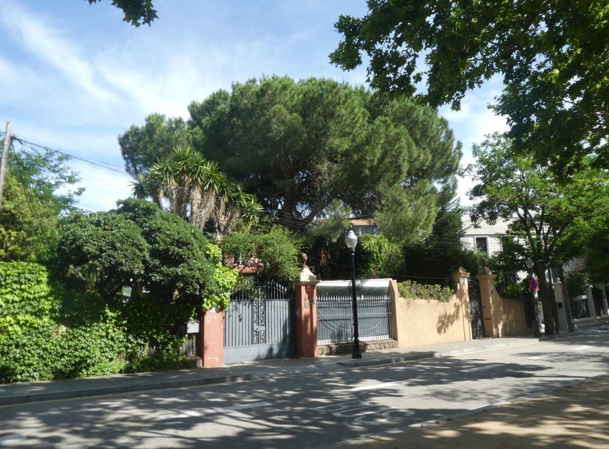 La plaça de Pedralbes 2