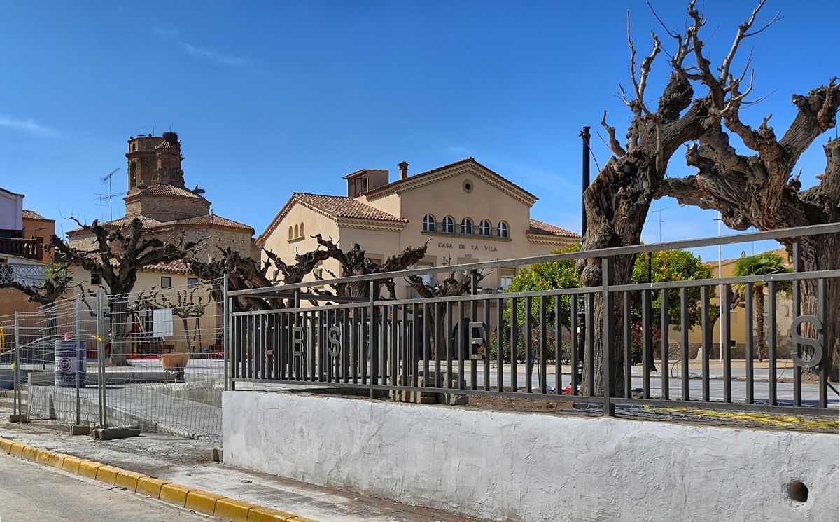 Plaça de les Escoles 2