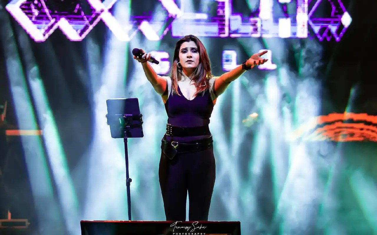 Aastha Gill performance gallery image 2