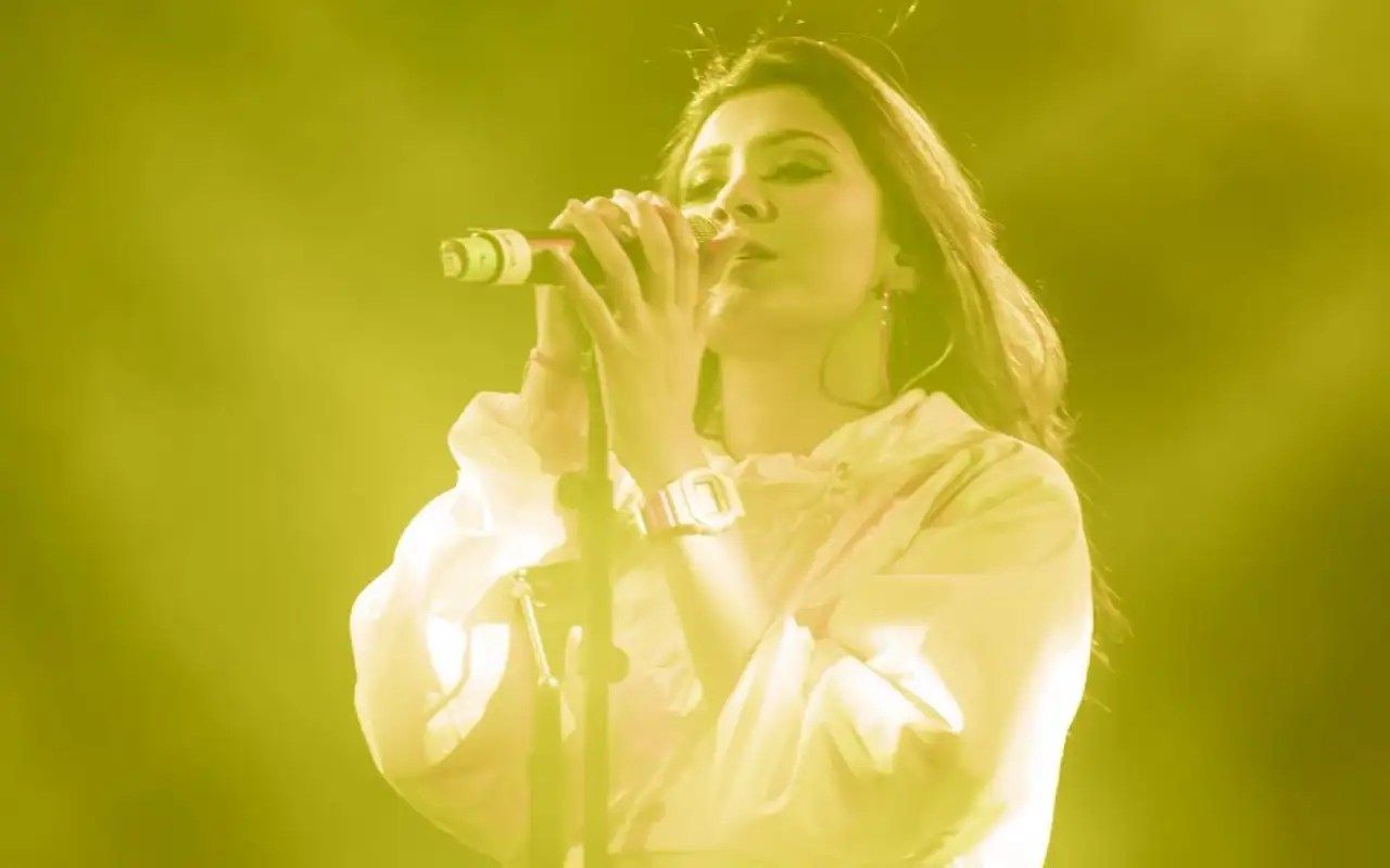 Aastha Gill performance gallery image 3