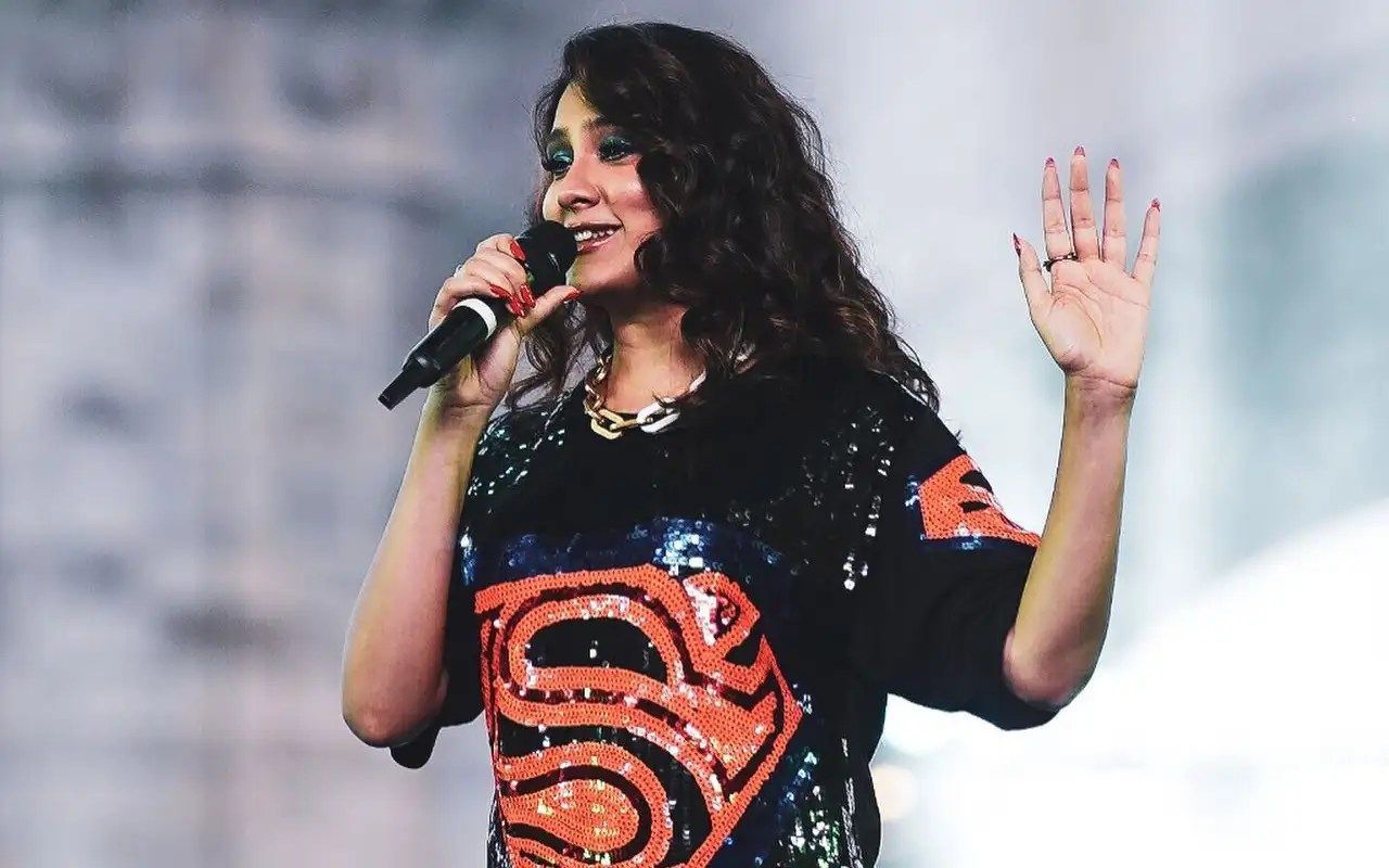 Aastha Gill performance gallery image 4