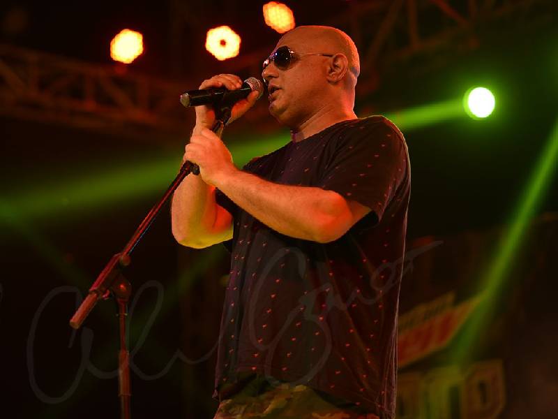 Ali Azmat performance gallery image 2
